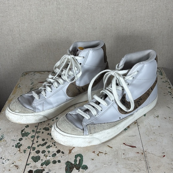 Nike > Blazer Mid Vintage 'Snakeskin Swoosh' 9 - Picture 2 of 9